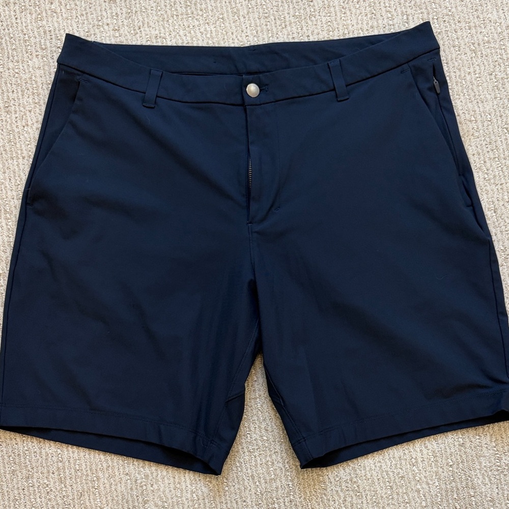 Lululemon Athletica Men's Dark Blue Flat Front Shorts SZ 36
